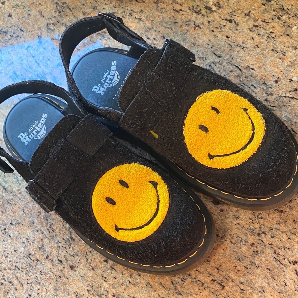 Doc Marten Smiley Mules